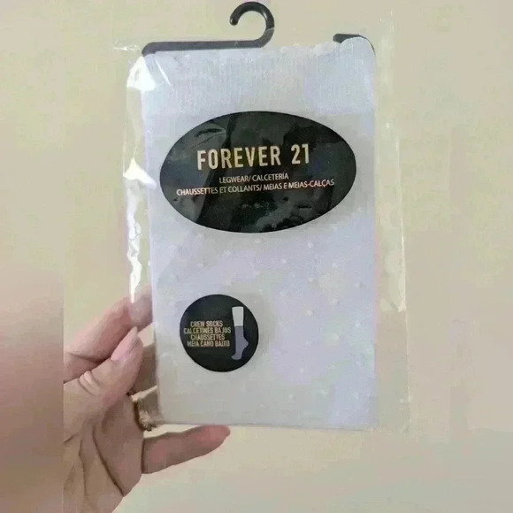 Forever 21  crew socks white polka dot - Picture 1 of 6